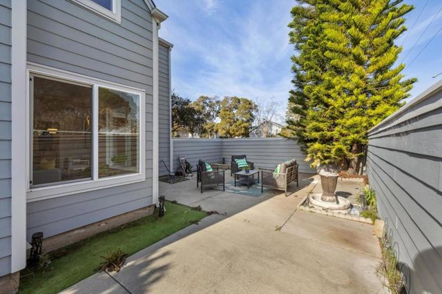 1 Binnacle Lane, Foster City, CA 94404