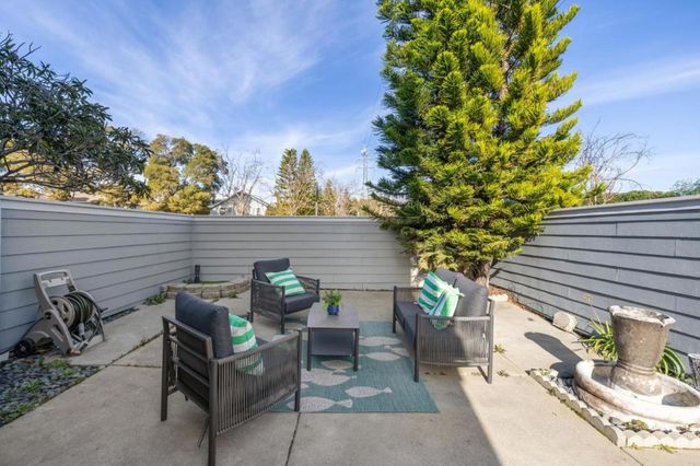 1 Binnacle Lane, Foster City, CA 94404