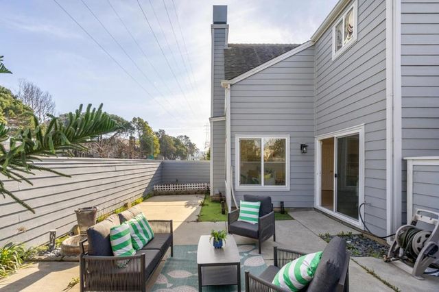 1 Binnacle Lane, Foster City, CA 94404