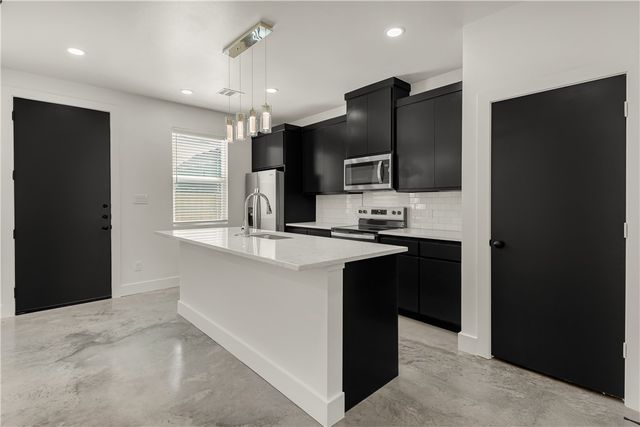 201 Lynn Drive A, Bryan, TX 77801