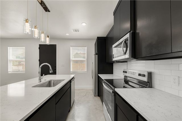 201 Lynn Drive A, Bryan, TX 77801