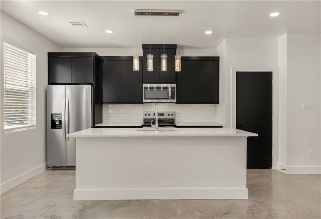 201 Lynn Drive A, Bryan, TX 77801