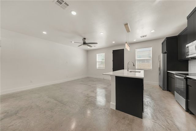 201 Lynn Drive A, Bryan, TX 77801