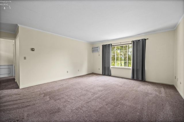 4708 Venice Heights Blvd Apt 204, Sandusky, OH 44870