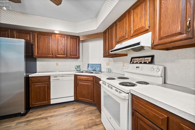 4708 Venice Heights Blvd Apt 204, Sandusky, OH 44870