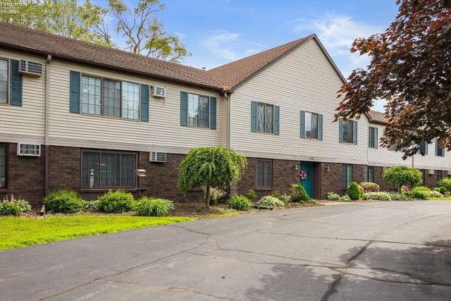 4708 Venice Heights Blvd Apt 204, Sandusky, OH 44870