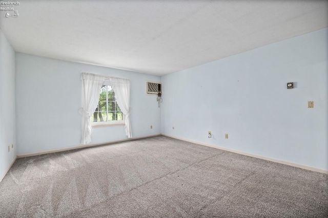 4708 Venice Heights Blvd Apt 204, Sandusky, OH 44870