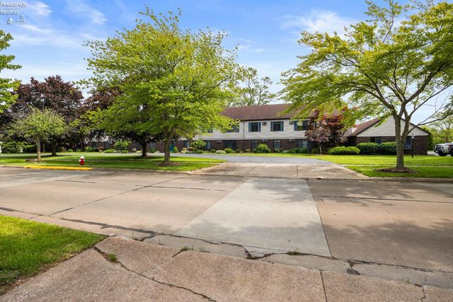 4708 Venice Heights Blvd Apt 204, Sandusky, OH 44870