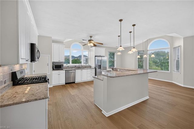 9570 Bay Point DR, Norfolk, VA 23518