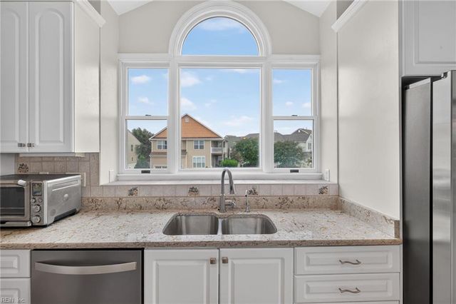 9570 Bay Point DR, Norfolk, VA 23518