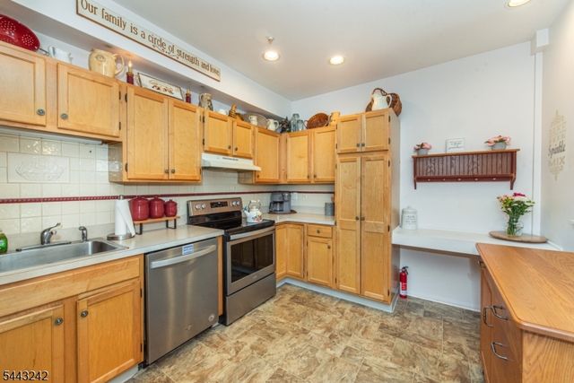 6104 Richmond Rd, West Milford Twp., NJ 07480