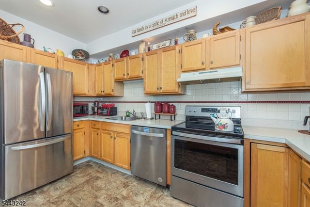 6104 Richmond Rd, West Milford Twp., NJ 07480