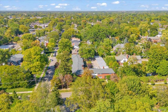 320 Neff Road, Grosse Pointe, MI 48230