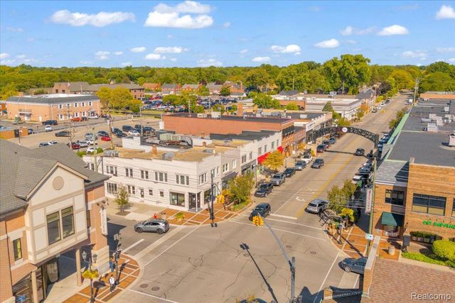 320 Neff Road, Grosse Pointe, MI 48230