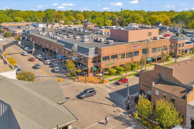 320 Neff Road, Grosse Pointe, MI 48230