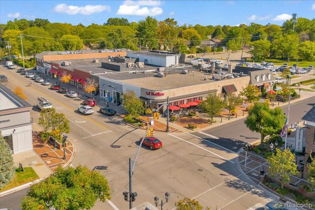 320 Neff Road, Grosse Pointe, MI 48230