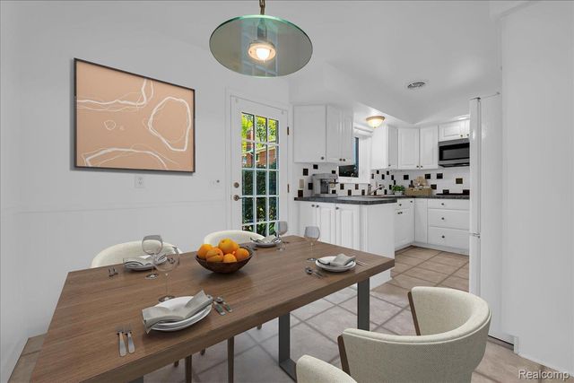 320 Neff Road, Grosse Pointe, MI 48230