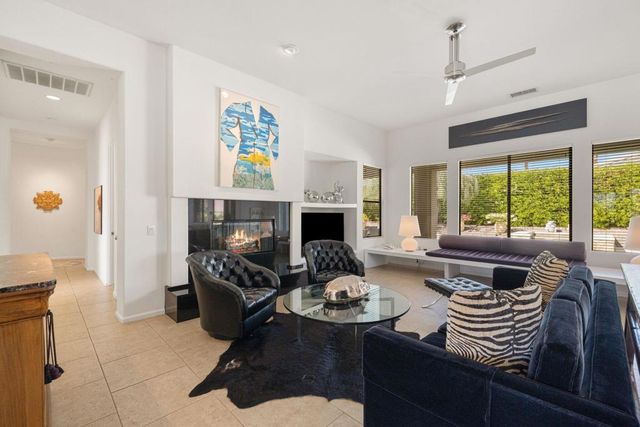 1450 Lorena Way, Palm Springs, CA 92262