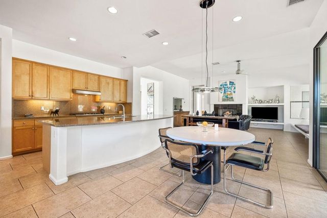 1450 Lorena Way, Palm Springs, CA 92262