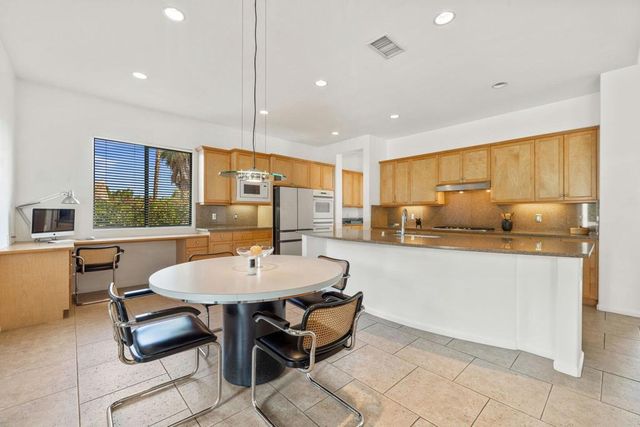 1450 Lorena Way, Palm Springs, CA 92262