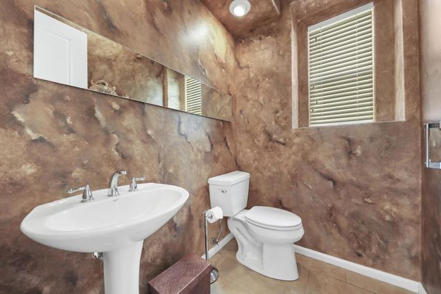 1450 Lorena Way, Palm Springs, CA 92262