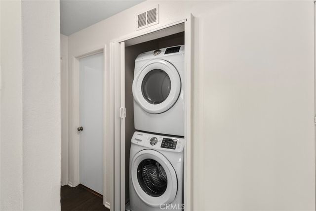 131 Remington 239, Irvine, CA 92620