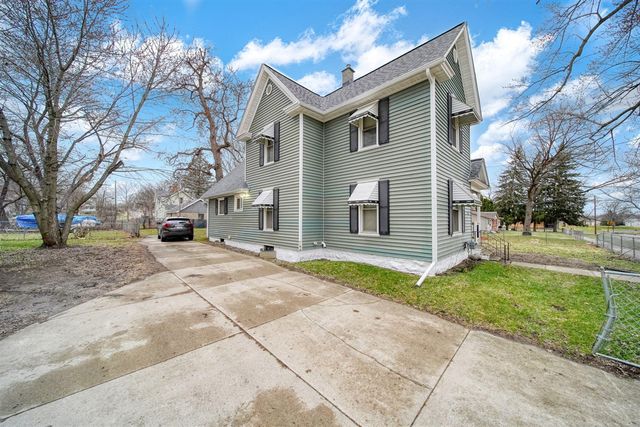 826 Carl Breeding Way, Jackson, MI 49203