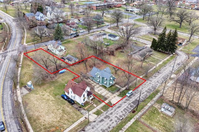 826 Carl Breeding Way, Jackson, MI 49203