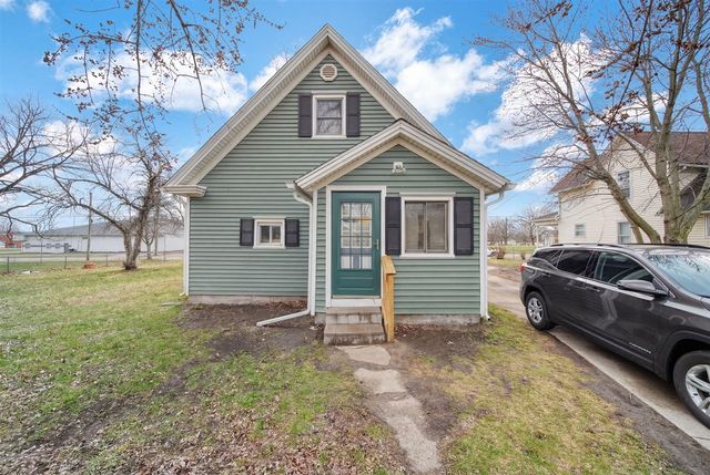 826 Carl Breeding Way, Jackson, MI 49203