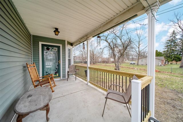 826 Carl Breeding Way, Jackson, MI 49203