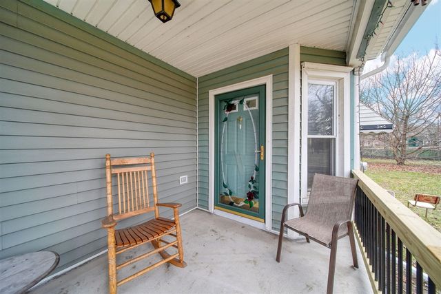 826 Carl Breeding Way, Jackson, MI 49203