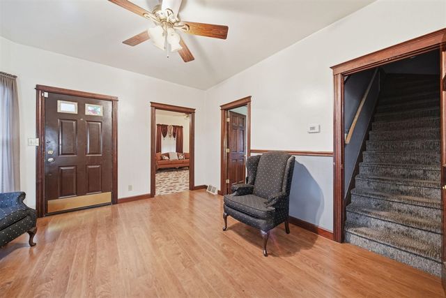 826 Carl Breeding Way, Jackson, MI 49203