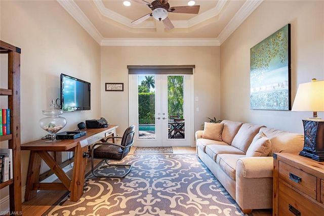 1448 MARLIN DR, Naples, FL 34102