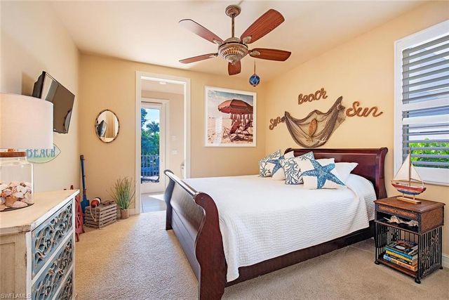 1448 MARLIN DR, Naples, FL 34102