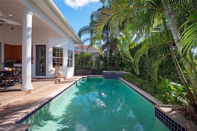 1448 MARLIN DR, Naples, FL 34102