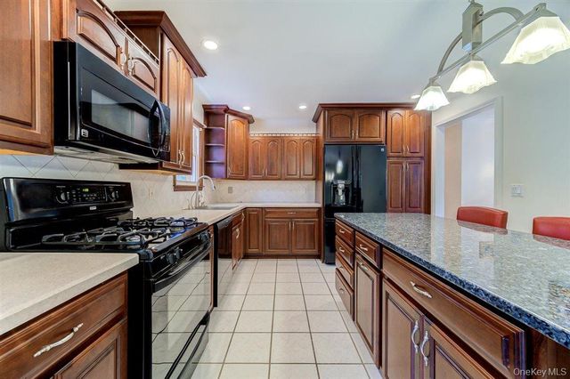 26 Heaney Drive, Beacon, NY 12508