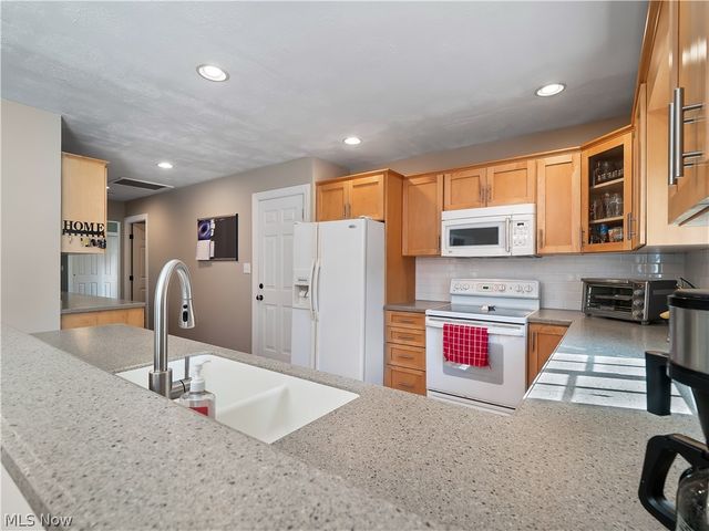 609 Wyleswood Drive, Berea, OH 44017