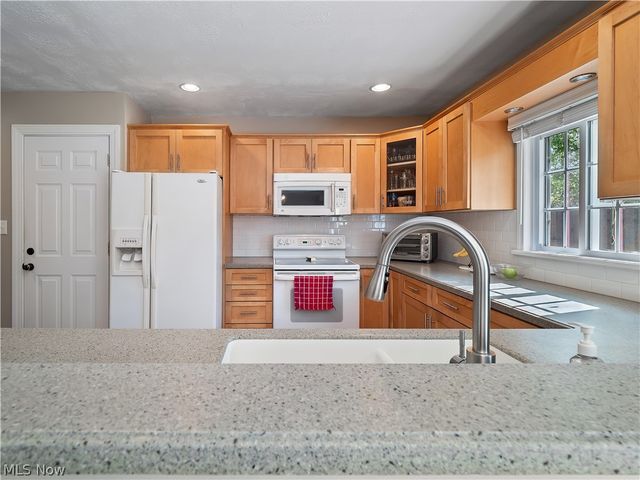 609 Wyleswood Drive, Berea, OH 44017