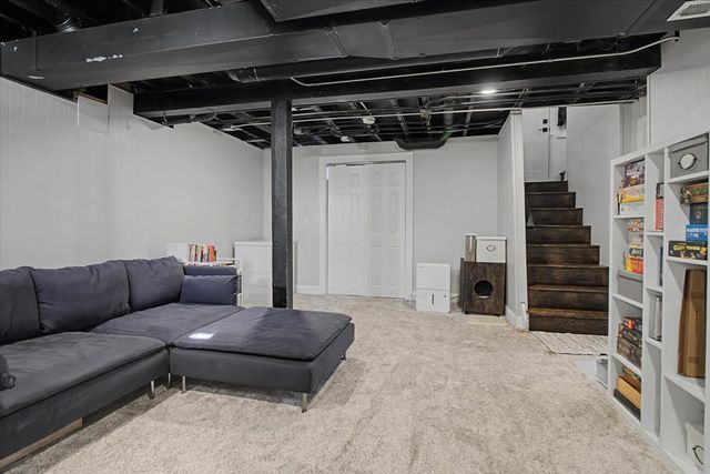 136 E Jackson Street, Oswego, IL 60543