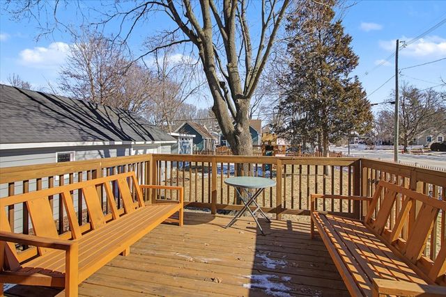 136 E Jackson Street, Oswego, IL 60543