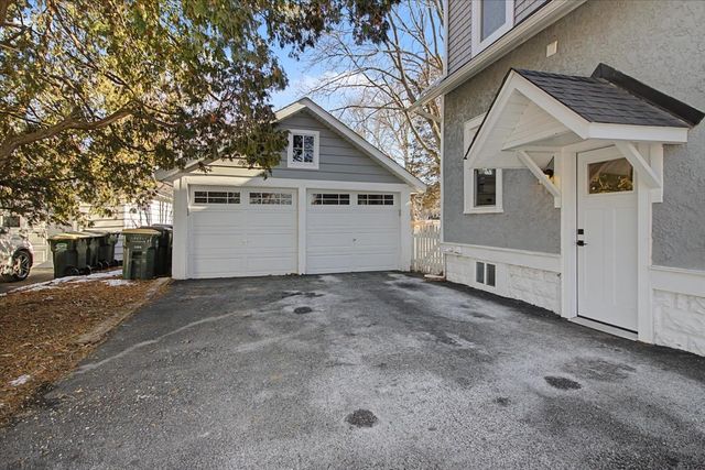 136 E Jackson Street, Oswego, IL 60543