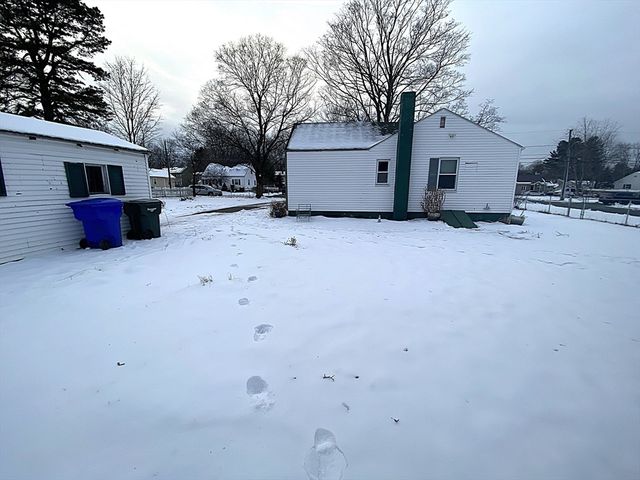 135 Lucerne Rd, Springfield, MA 01119