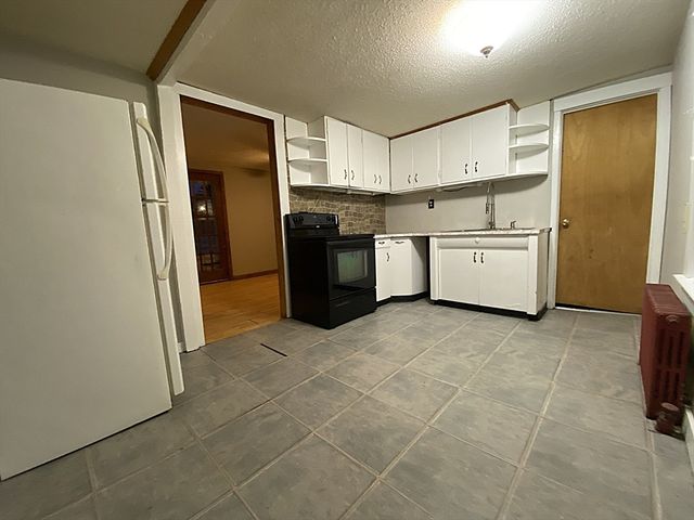 135 Lucerne Rd, Springfield, MA 01119