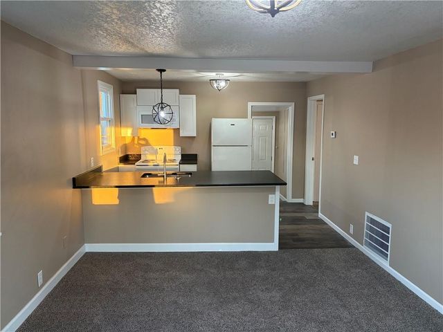 513 1st Street, Osawatomie, KS 66064