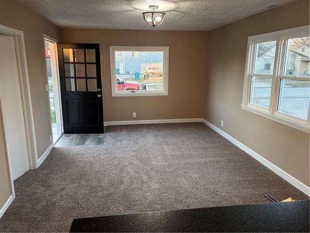 513 1st Street, Osawatomie, KS 66064