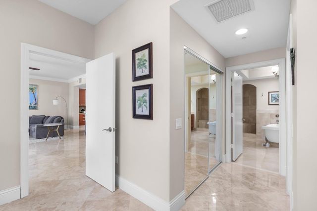 701 SE 21st Avenue 304, Deerfield Beach, FL 33441