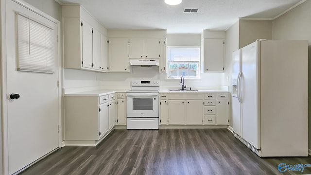 1500 Buchanan Street, Athens, AL 35611