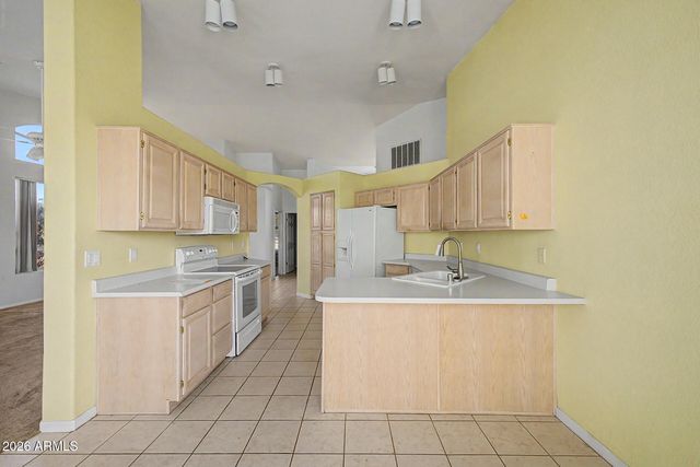 8277 E SONORAN Way, Gold Canyon, AZ 85118