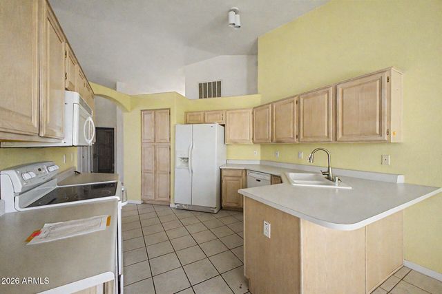 8277 E SONORAN Way, Gold Canyon, AZ 85118