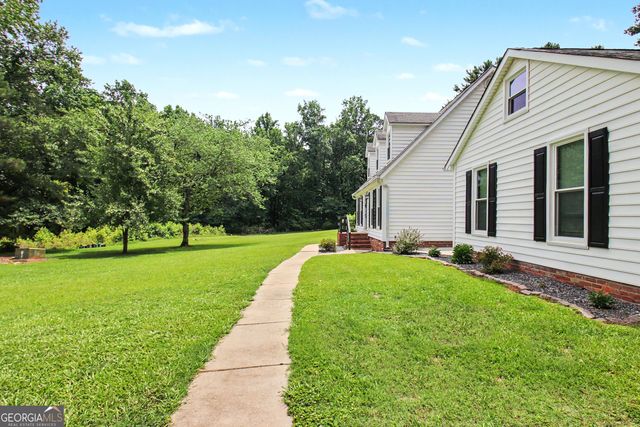 2 Heritage Trace, Newnan, GA 30263